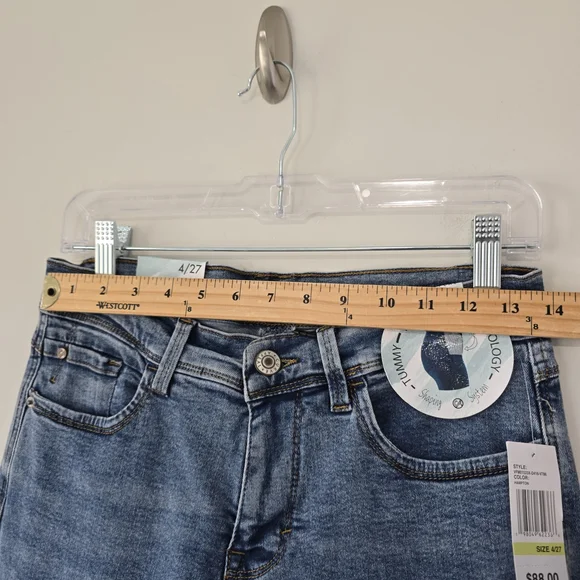 Curve Appeal High Rise Flare Jeans 27 Light Wash NWT - Picture 4 of 9